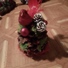 Vánoční dekorace zdobená šiška