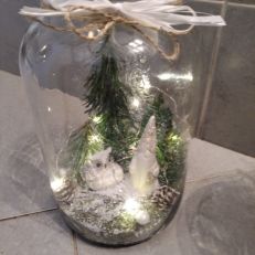 Vánoční dekorace svítící zátiší ve sklenici