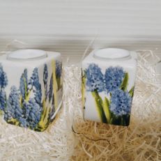 Jarní svícen s hyacinty a modrenci čajová svíčka